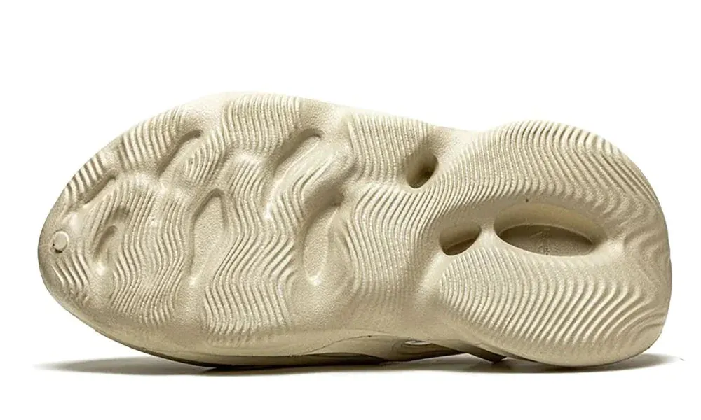 Adidas Yeezy Foam RNNR “Sand”