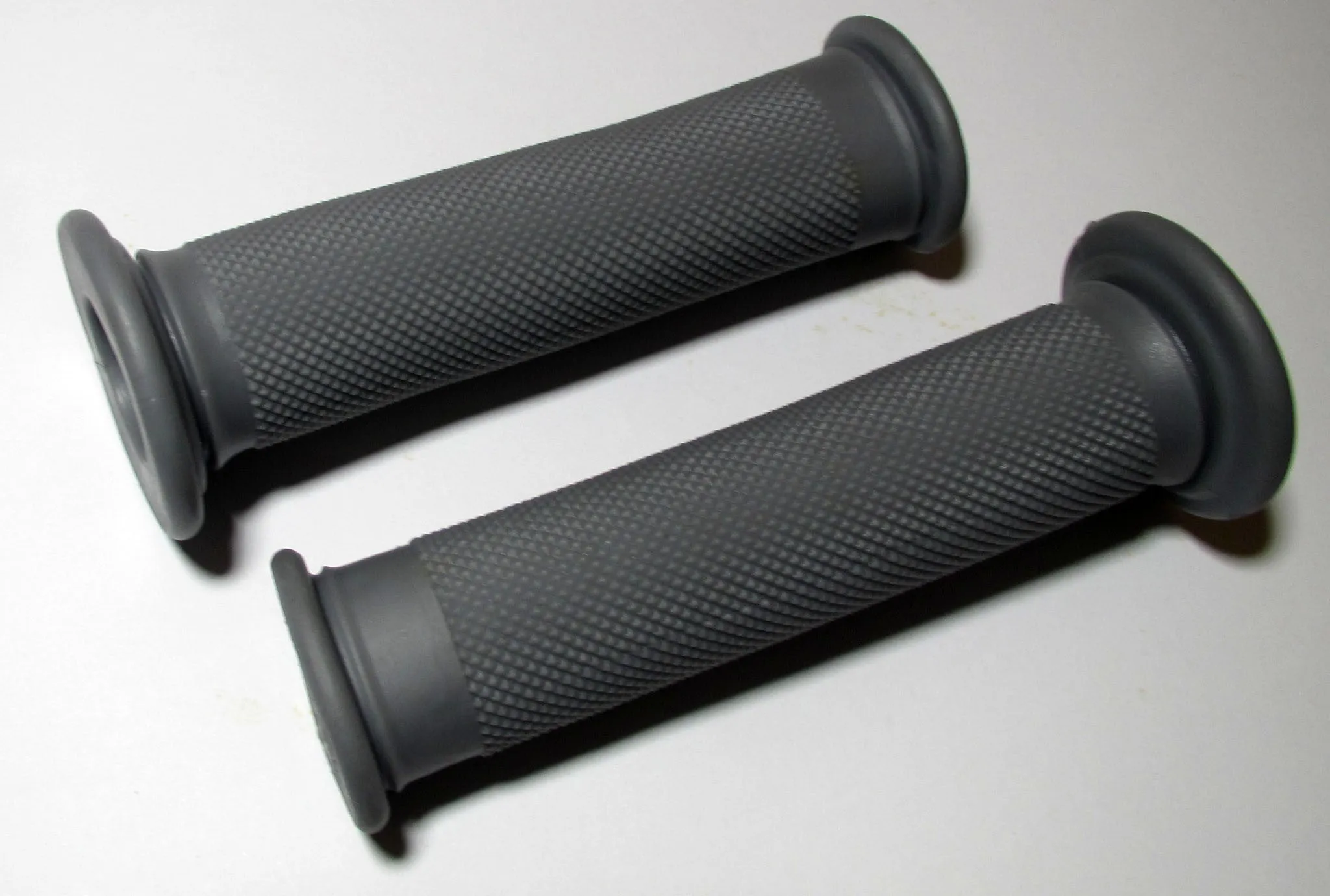 HG41GY  Grey Sports grips