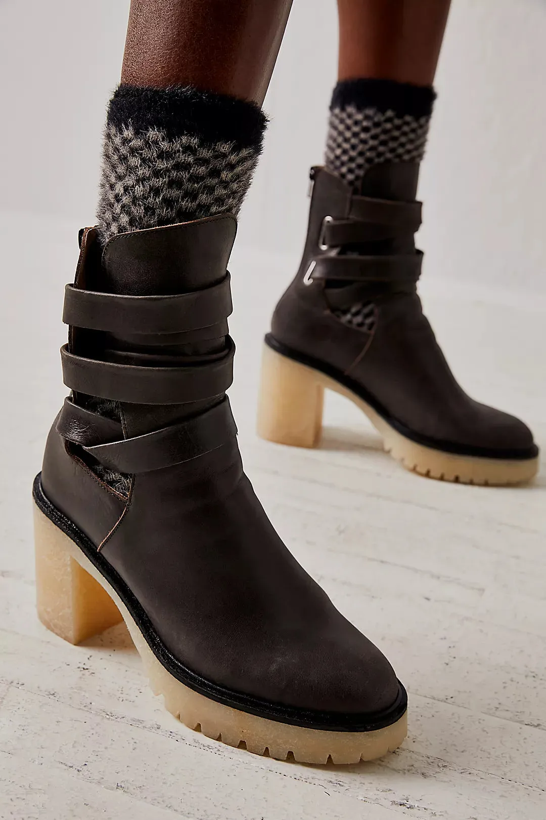 Jesse Cutout Boot Bitter Brown