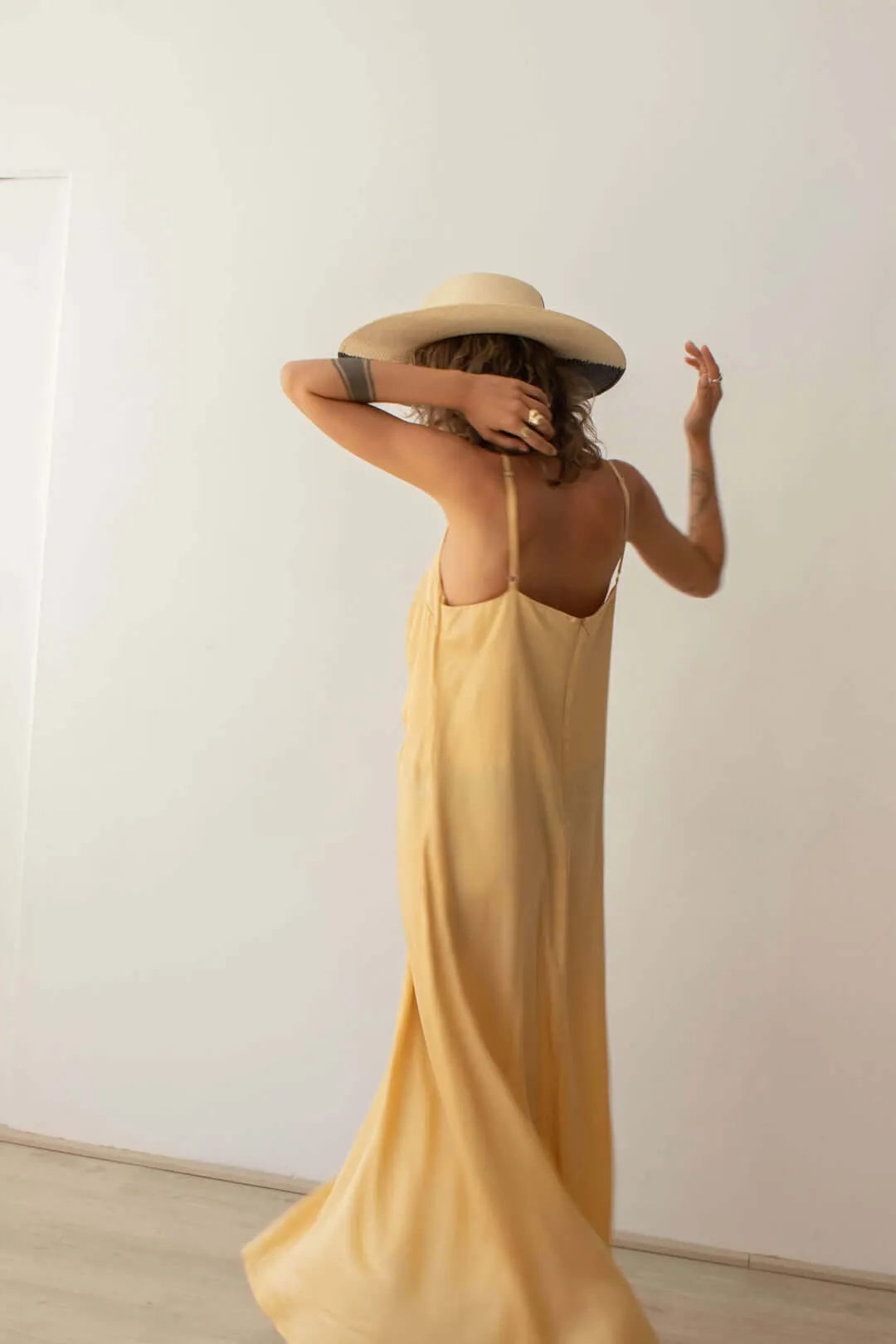 MAXI DRESS | VANILLA GOLD